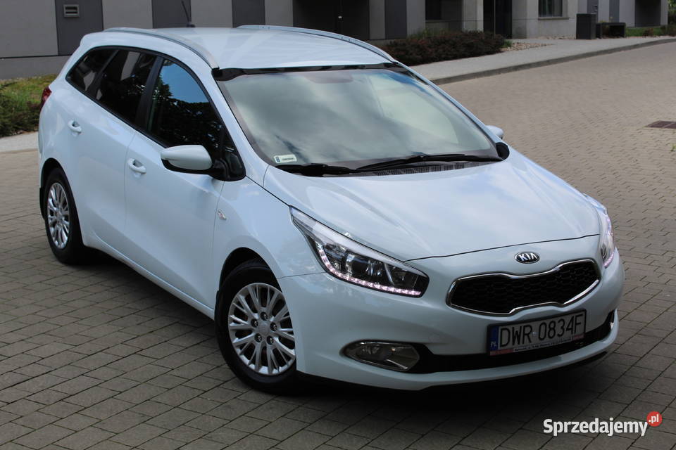 Salon Polska oryginalny lakier bezwypadkowa Zarejestrowany w Polsce