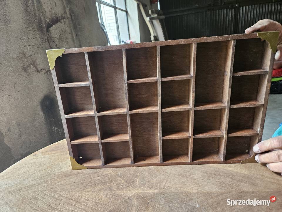 Półka wystawowa 148 Poznań