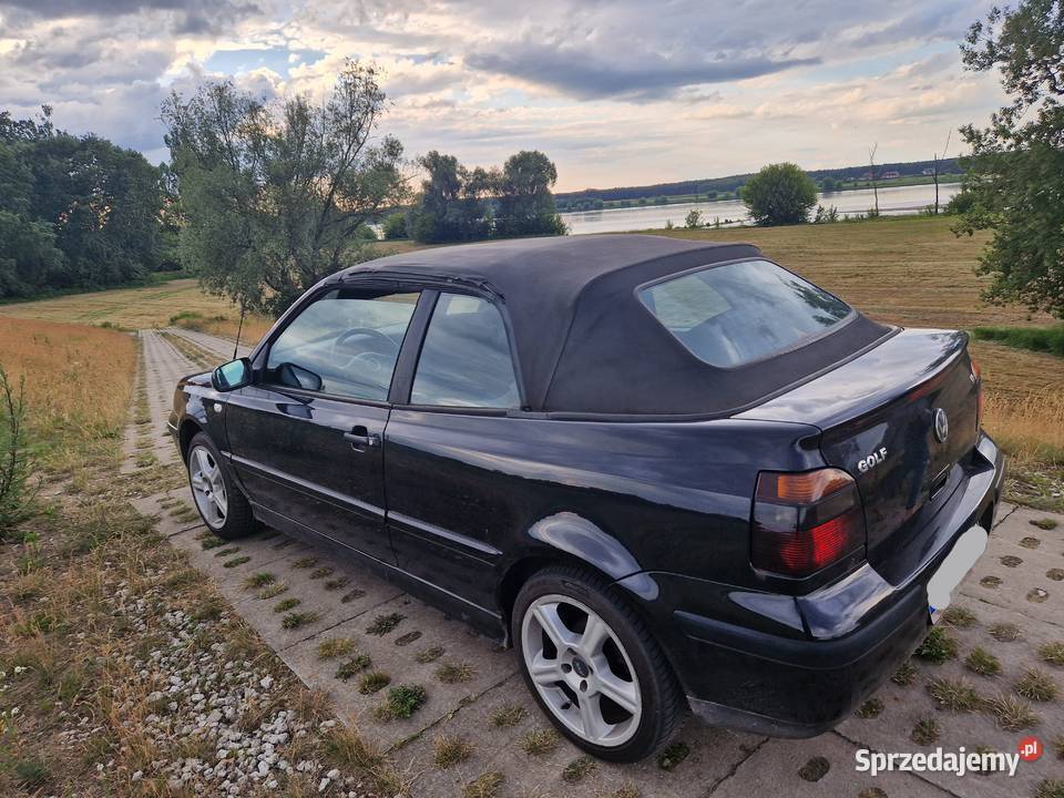 Czarny VW Golf IV Cabrio 18 Gaz 1998r Możliwa kujawsko-pomorskie Aleksandrów Kujawski