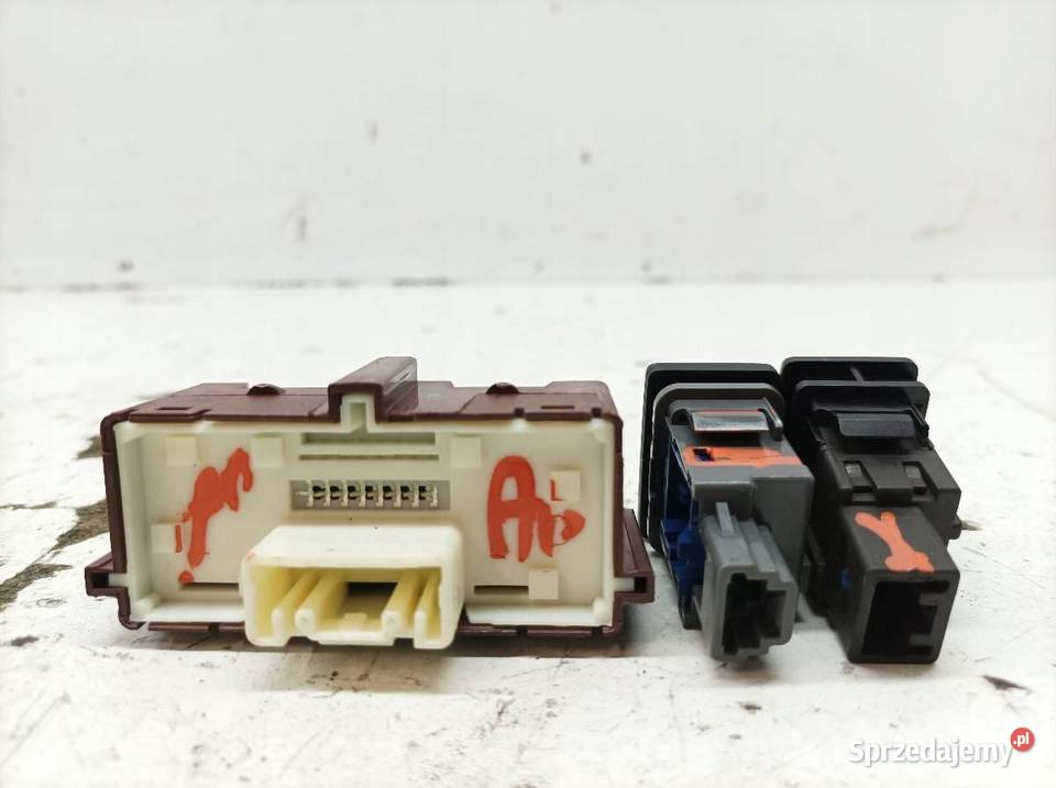 PRZEŁĄCZNIK 8497002130 8415202080 15B424 Toyota osobowe