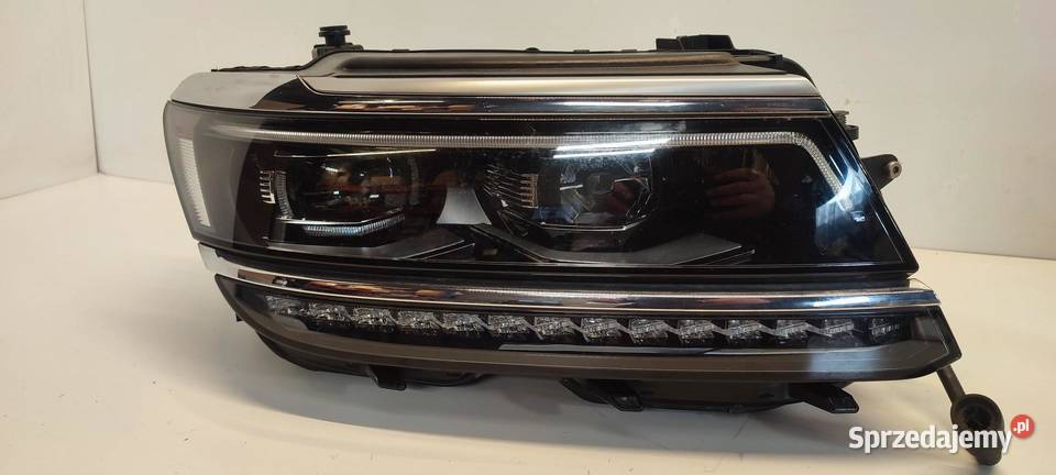 VW TIGUAN II LAMPA PRAWY PRZÓD ANGLIK RHD