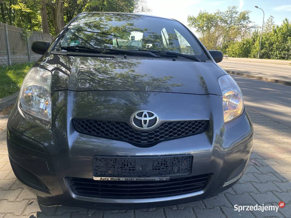 TOYOTA YARIS 2009 13 BENZYNA nieuszkodzony