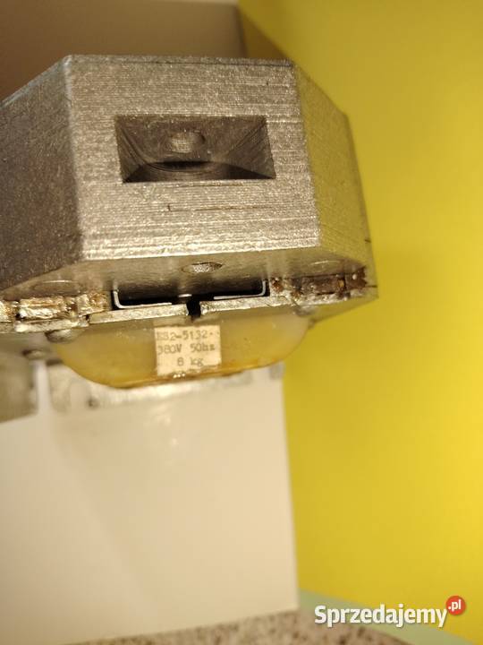 Elektomagnes ES2 5132 8 Poręba
