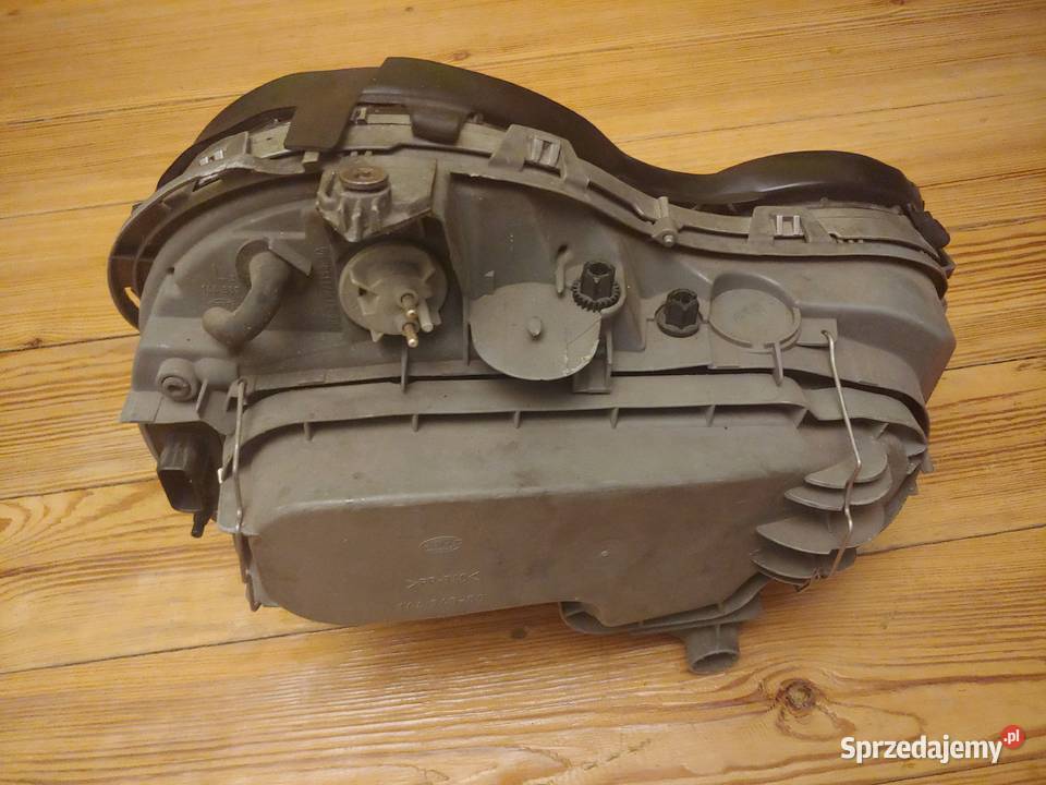 Lampa przednia Lewa Mercedes W210 E klasa Wrocki