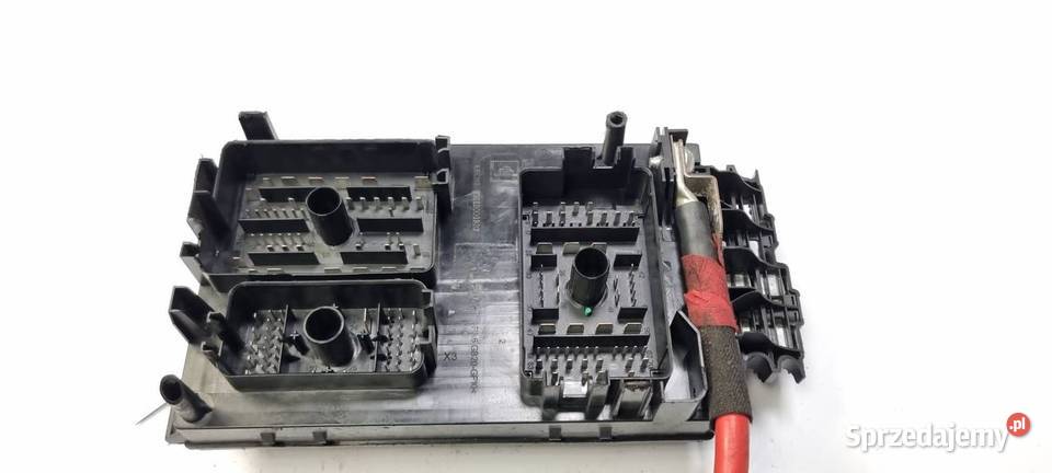 SKRZYNKA BEZPIECZNIKÓW OPEL ASTRA J 13368641 Pozostałe Lipno