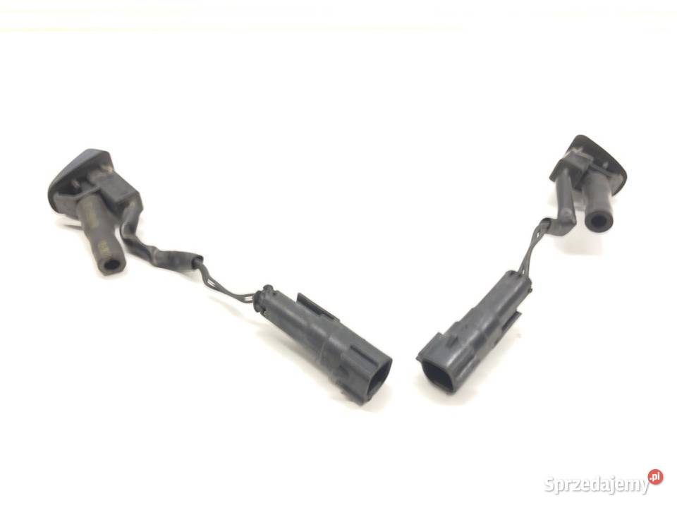 DYSZE SPRYSKIWACZY Z MASKI VOLVO V70 III 0716 Dysze spryskiwaczy sprzedam