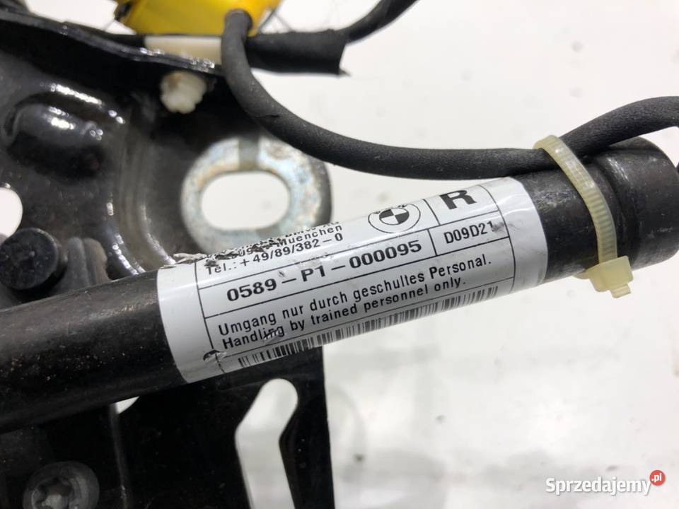 ZAWIAS MASKI PRAWY PRZÓD BMW G30 SedanLimuzyna