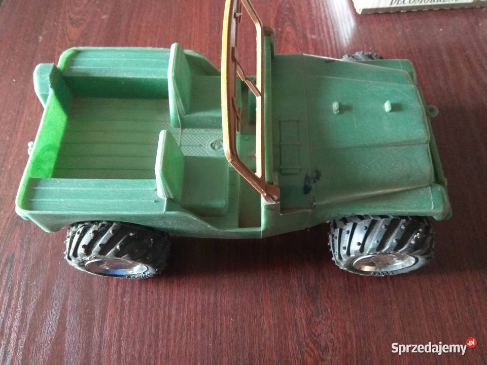 jeep zabawka z czasów prlu na czesci * 1168