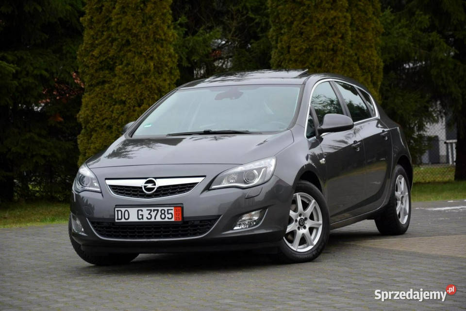 Opel Astra Cosmo Sport Xenon Ledy Navi MMI czujnik parkowania mazowieckie Ostrów Mazowiecka sprzedam