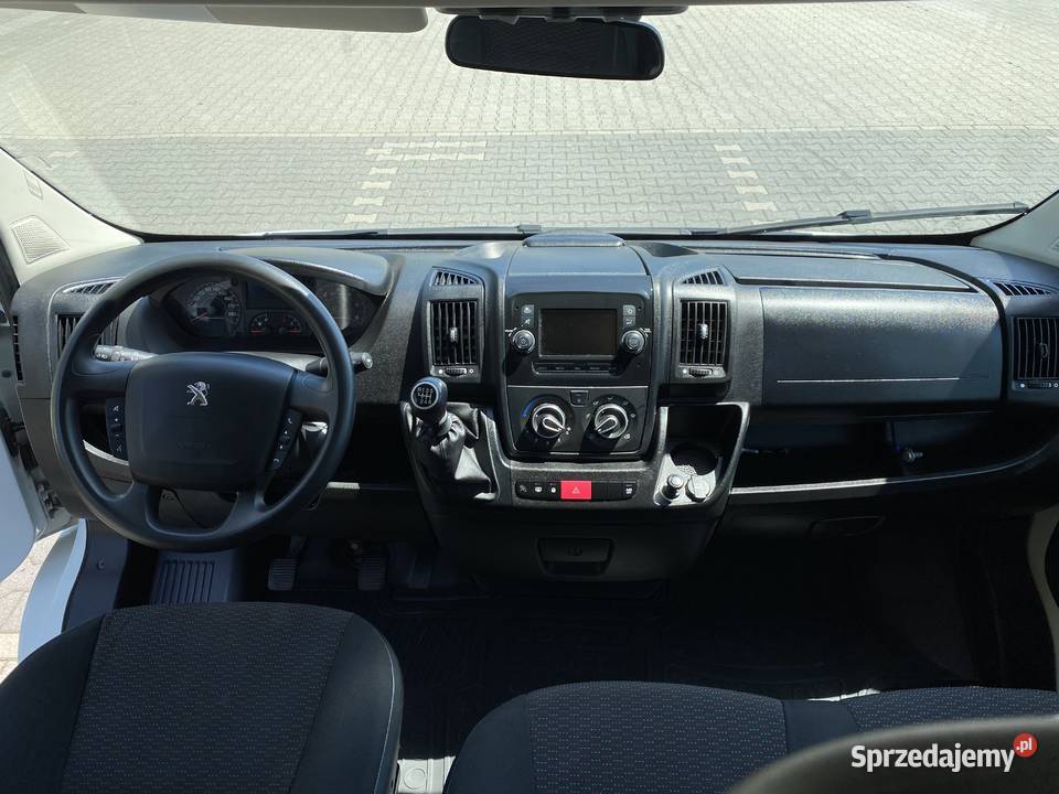 Sprzedam busa 9 osobowego niski przebieg