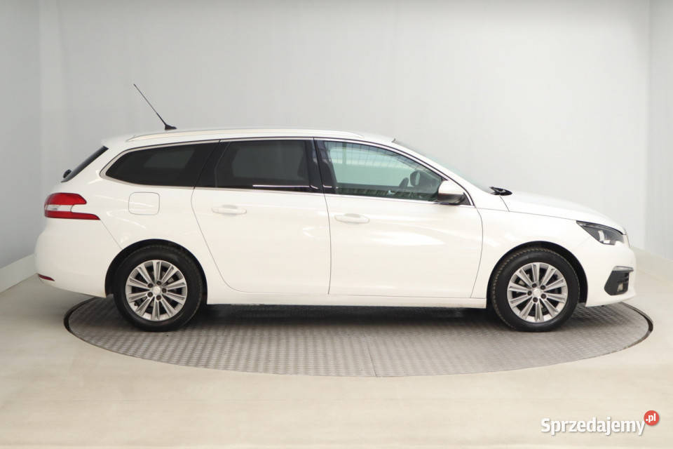 Peugeot 308 15 BlueHDi Rok produkcji 2021 Peugeot Zabrze