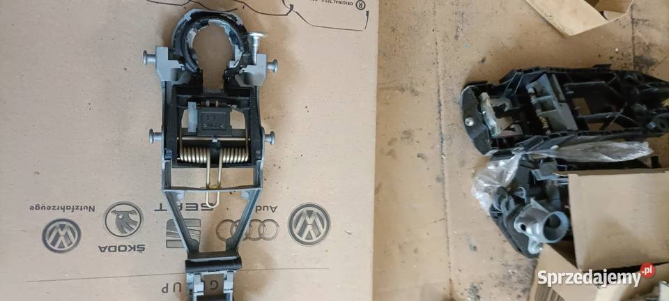 Nowa podstawa klamki VW 1K5837885 Luzino