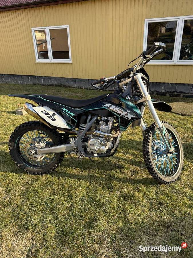 Asix xb 39 300 Uchanie