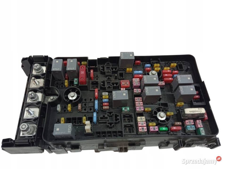 SKRZYNKA BEZPIECZNIKÓW 68235120AB 33 B 272 Jeep