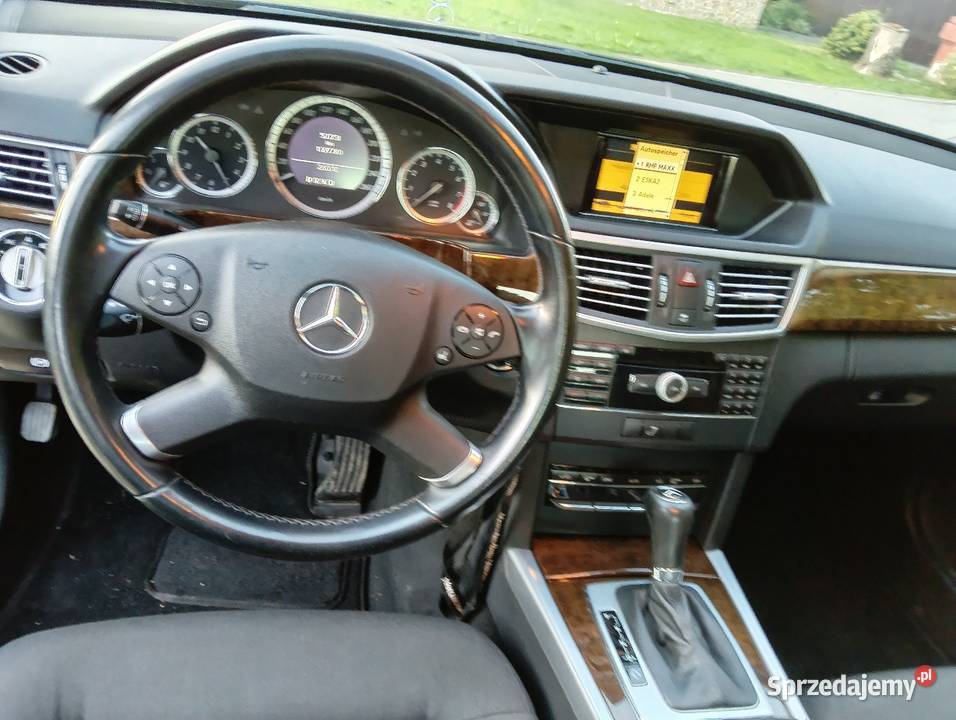 Mercedes E250 W212 lakier metallic Strzyżów sprzedam