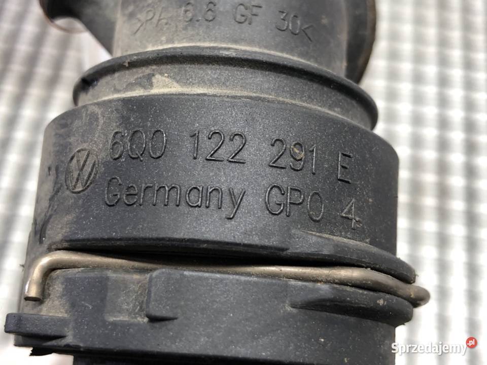 CHŁODNICA WODY VW GOLF V 19 105 0310 RADIATOR sprzedam