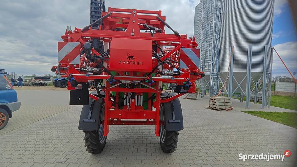 Opryskiwacz polowy KRUKOWIAK 1500 PHN ciągany