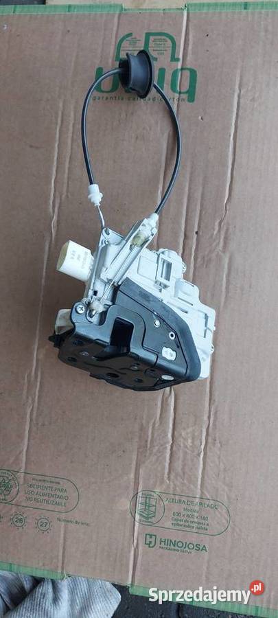 Zamek drzwi prawy przód AUDI A4 B7 7PIN osobowe Szczecin