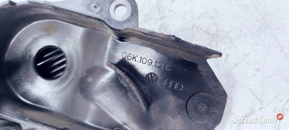 OSŁONA POMPY WODY AUDI A3 8V 18 TFSI 06K109121C Przystajń