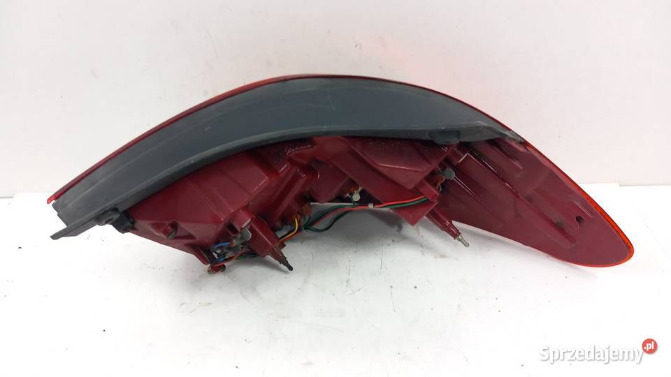 HYUNDAI I20 I HB LAMPA TYŁ LEWY Zbierkowo