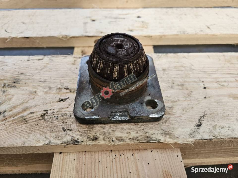 Sworzeń zwrotnicy dolny Valtra N111 N121 N141 Byków