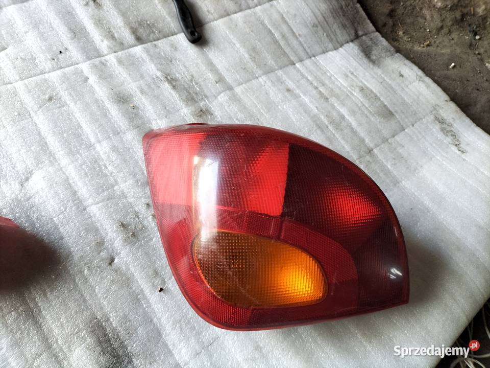 Fiesta MK5 LAMPA TYL LEWA lampy tylne Kamień-Kolonia