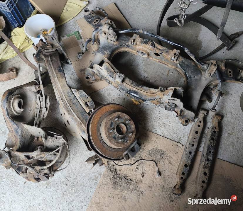 Kołyska tył wahacze tył z zaciskam Renault