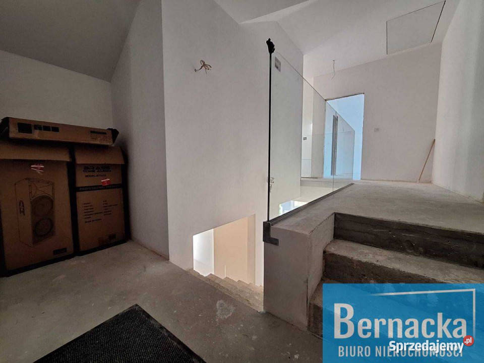 Nowoczesny dom wolnostojący duża działka strych Wrocław