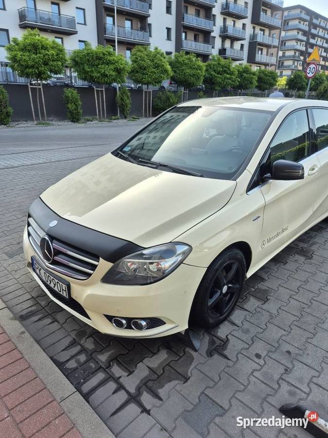 Mercedes klasaB w246 welurowa tapicerka