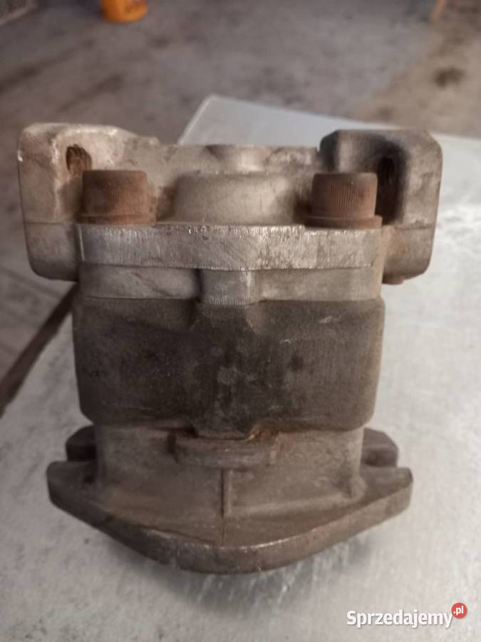 Komatsu nissan h25 pompa hydrauliczna