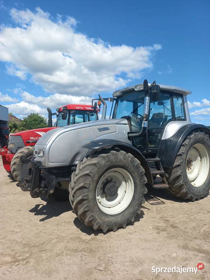 Ciągnik rolniczy Valtra T170 z tuzem