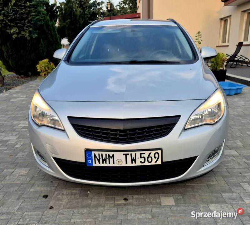 Opel Astra J 14 Turbo Benzyna Klima z Niemiec Brudzeń Duży