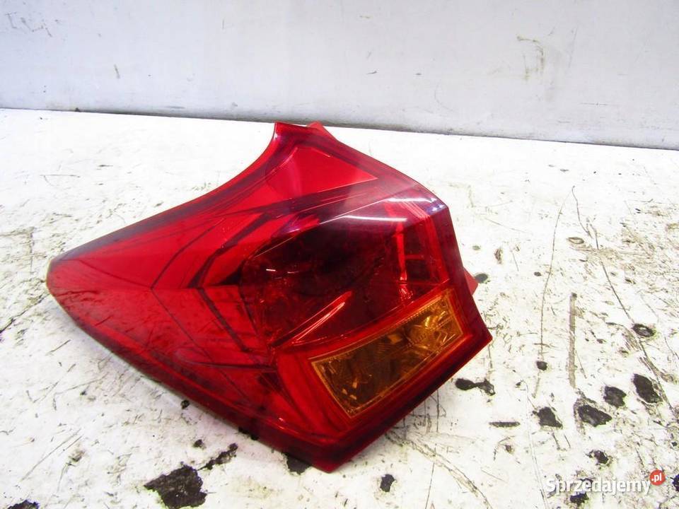 LAMPA TYLNA LEWY TYŁ LED TOYOTA AURIS II KOMBI Lampy przednie sprzedam