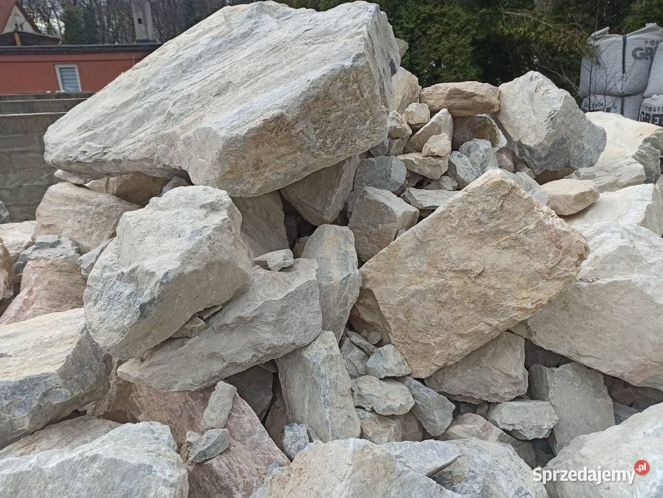Głaz Kremowy duzy kamień biały jasna skała bryła małopolskie Oświęcim