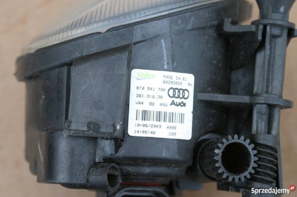 AUDI A5 8T0 HALOGEN PRZEDNI PRAWY 8T0941700 Bieleń