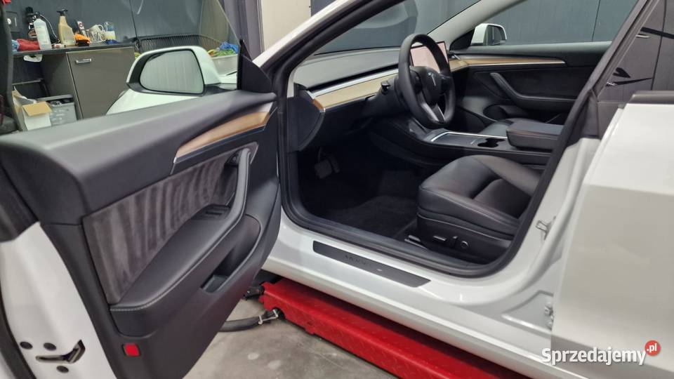 Tesla Model 3 RWD auto prywatne Warszawa