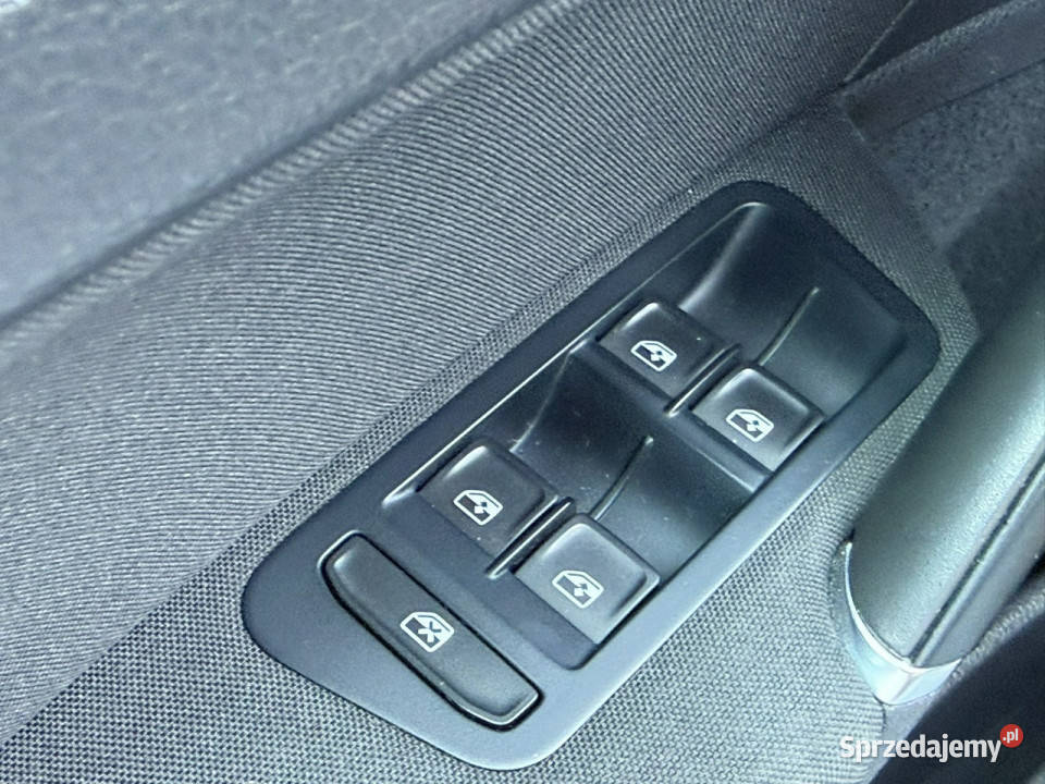Volkswagen Golf 15 TSI ACT DSG RLine 2018r ACC światła LED Wrocław