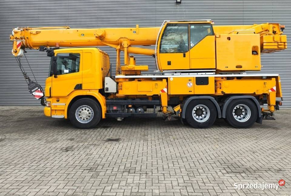 Dzwig samochodowy Liebherr Scania bezwypadkowy mazowieckie