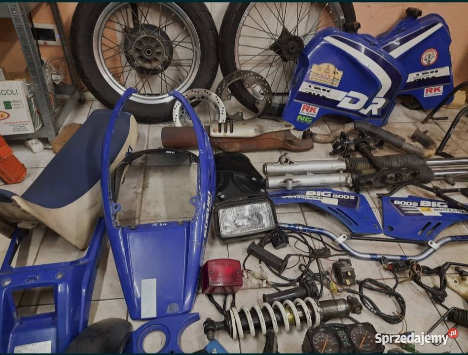 Suzuki DR 800 BiG części owiewki bak lagi koła