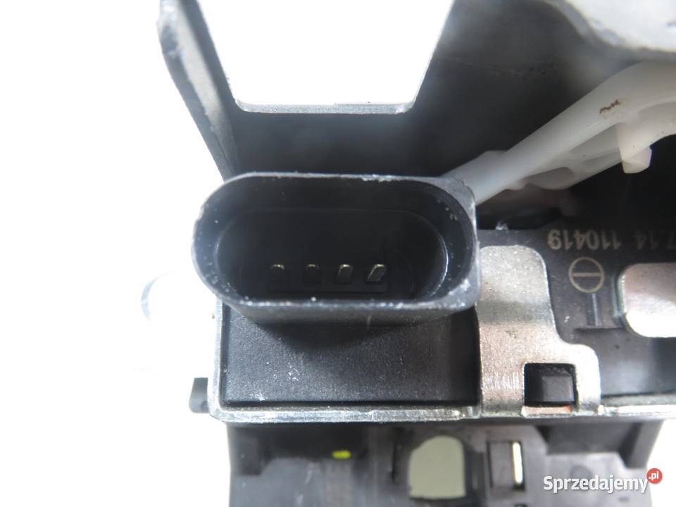 ZAMEK KLAPY VW TIGUAN 5N 5M0827505E osobowe