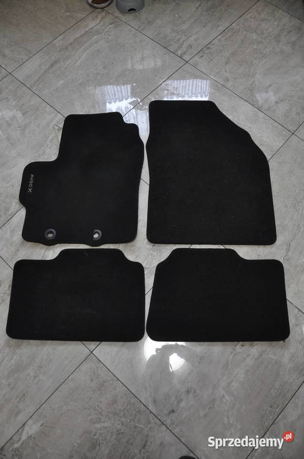 Dywaniki welurowe Toyota Aygo X 2022 Pozostałe Koziegłowy