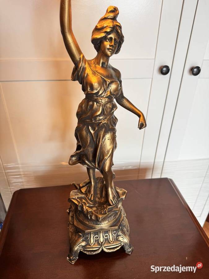 Lampka stołowa rzeźba kobieta figurka zwycięstwa Garwolin