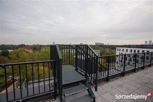 Bezpośrednio z dwupoziomowym tarasem na dachu