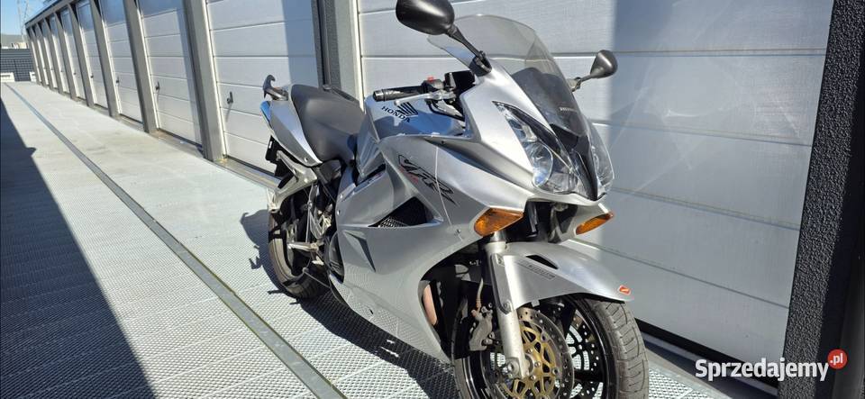 Honda vfr 800 vtec rc46 Wróblew