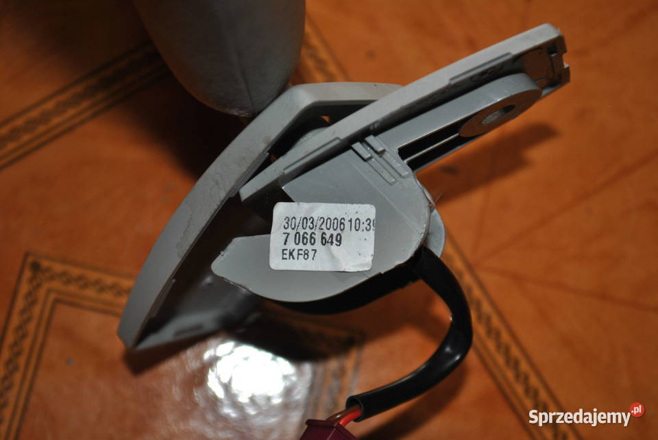 Osłona przeciwsłoneczna lewa podświetlana BMW Wyposażenie wnętrza Poręba