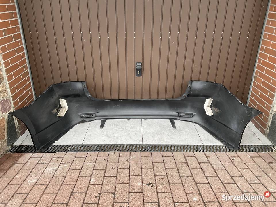 TOYOTA AVENSIS T27 ZDERZAK TYŁ KOMBI 0815 Pleszew