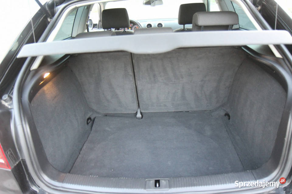 Audi A3 8P 2011r 12 Benzyna ALUSY biXENON manualna Nysa