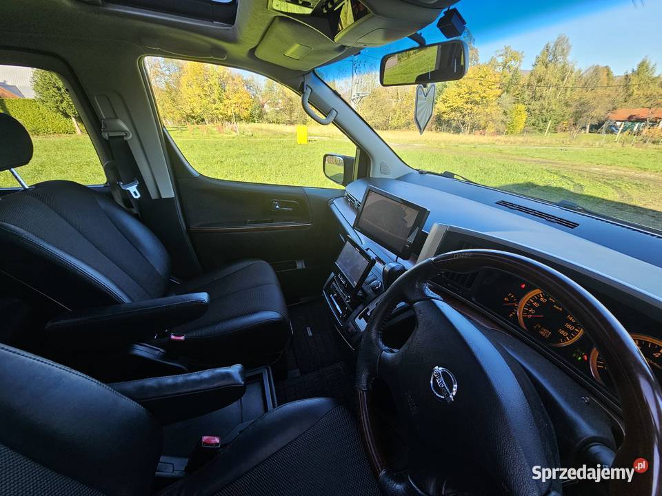 Nissan Elgrand E51 AWD 35 Benzyna z instrukcją sprzedam