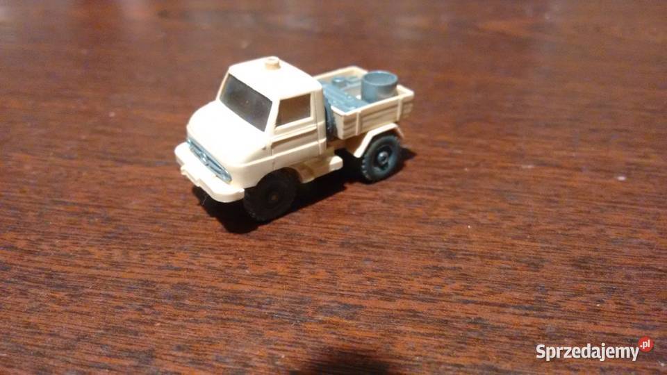 mercedes Unimog 401 z makiety 2115 Pozostałe