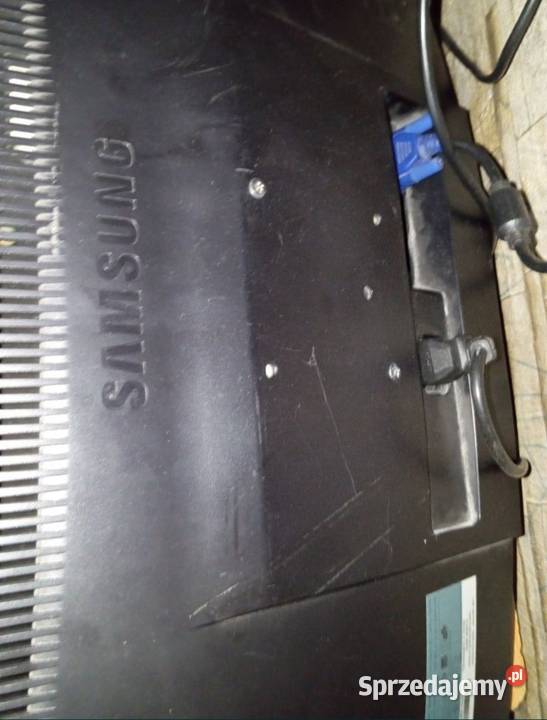 Komputer pc gamingowy do gier monitor zestaw Laszki